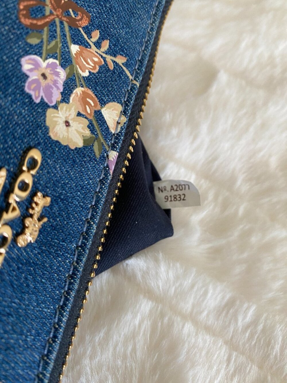 Coach Double Zip Wristlet in Painted Floral Denim - HARD TO FIND - Picture 15 of 16